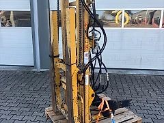 CM  FRONTHEFMAST NH T5000/TLA/TL HEFMAST FRONT 16DBCH 1600KG 280