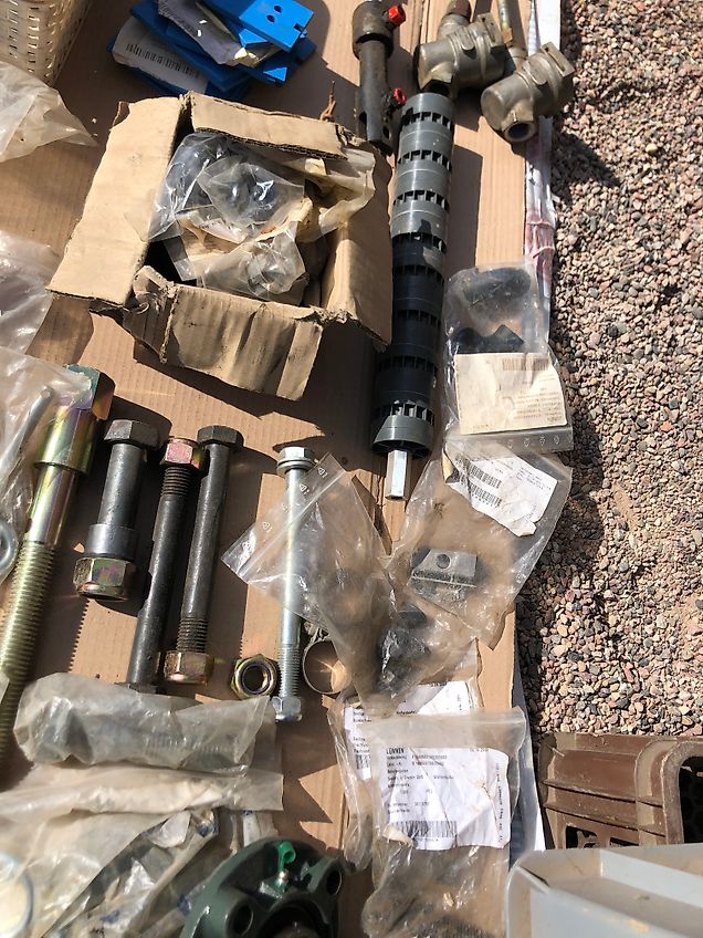 Lemken Solitär 9 und Zirkon-Ersatzteilkonvolut, Inhalt s. Fotos, Preis für alle abgebildeten Teile zusammen