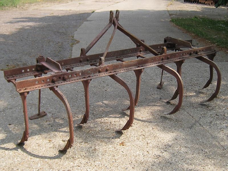 Ransomes 9 tine rigid leg cultivator