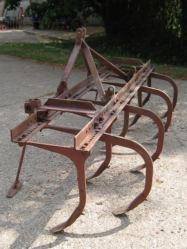 Ransomes 9 tine rigid leg cultivator