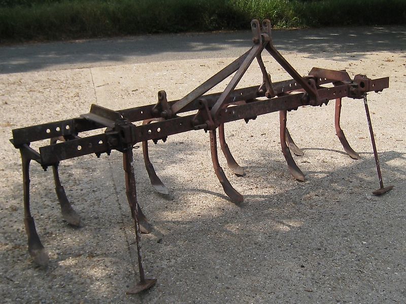 Ransomes 9 tine rigid leg cultivator