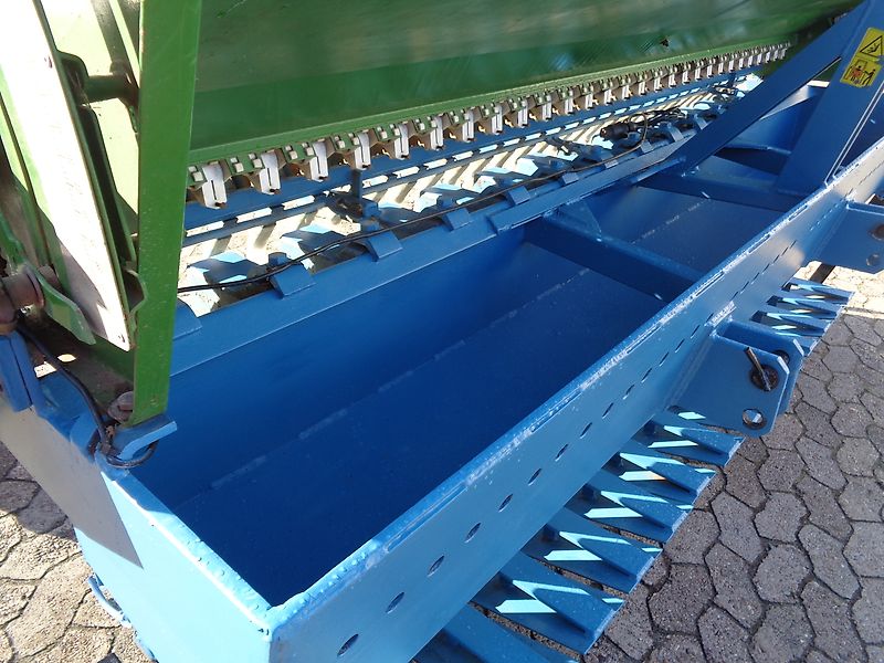 Köckerling Köckerling Herbamat 250cm 30 Reihen 8,3cm Reihenabstand Transportbreite 2,75m Schlitzdrille Nachsaatgerät Direktsaatgerät nicht Vredo Moore Uni Drill Eurogrenn Direksaatgerät für Umbruchlose Neuansaat