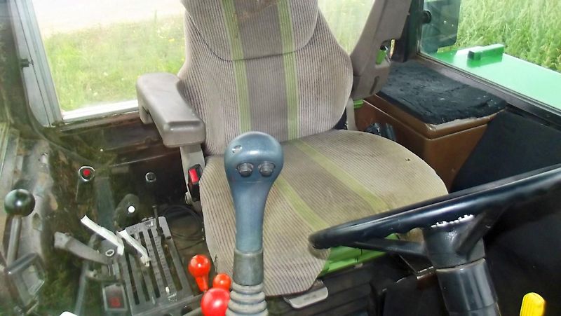 John Deere 2450+ Frontlader