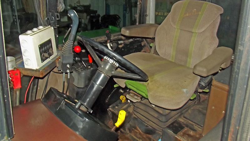 John Deere 2450+ Frontlader