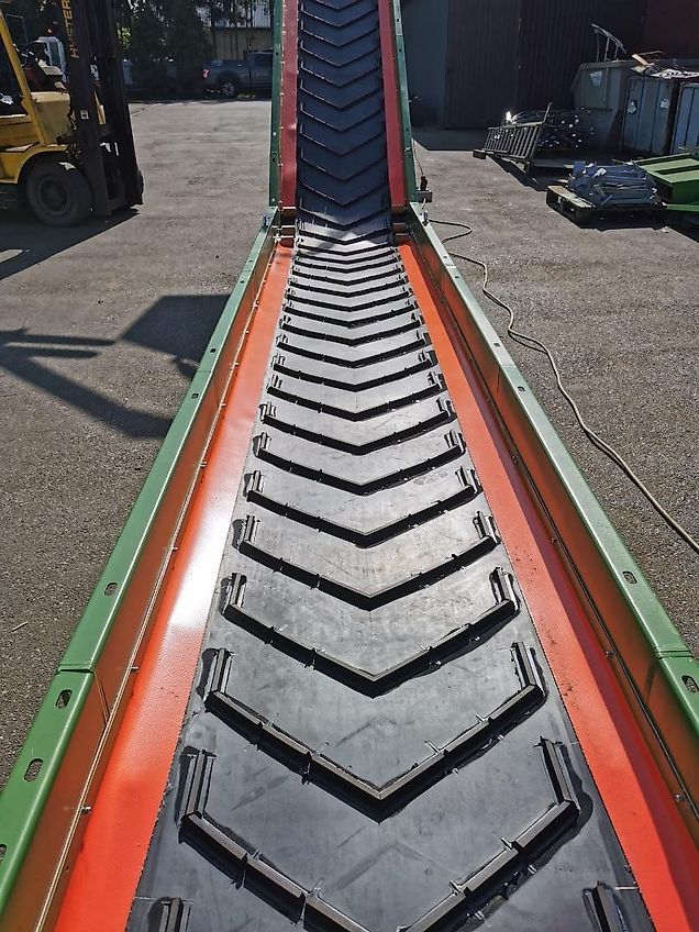 Metal Mania Przenośnik Taśmowy