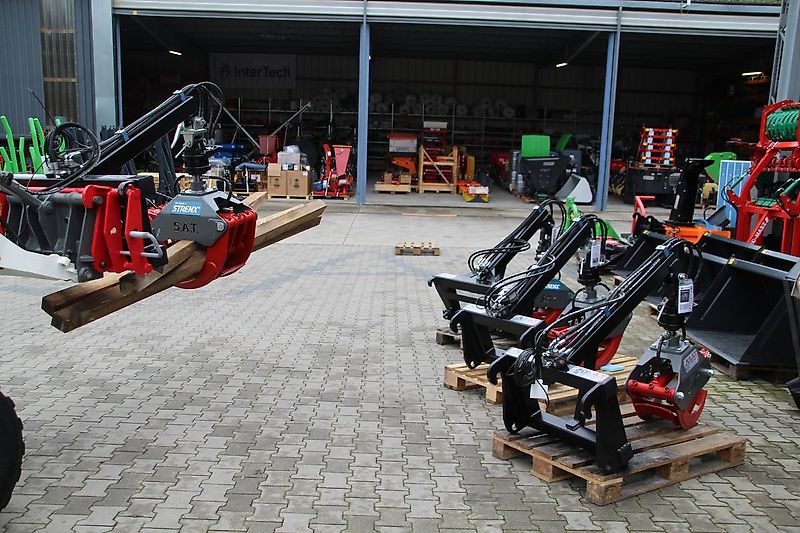 SAT - Rückezange mit Auslegearm - Neumaschine