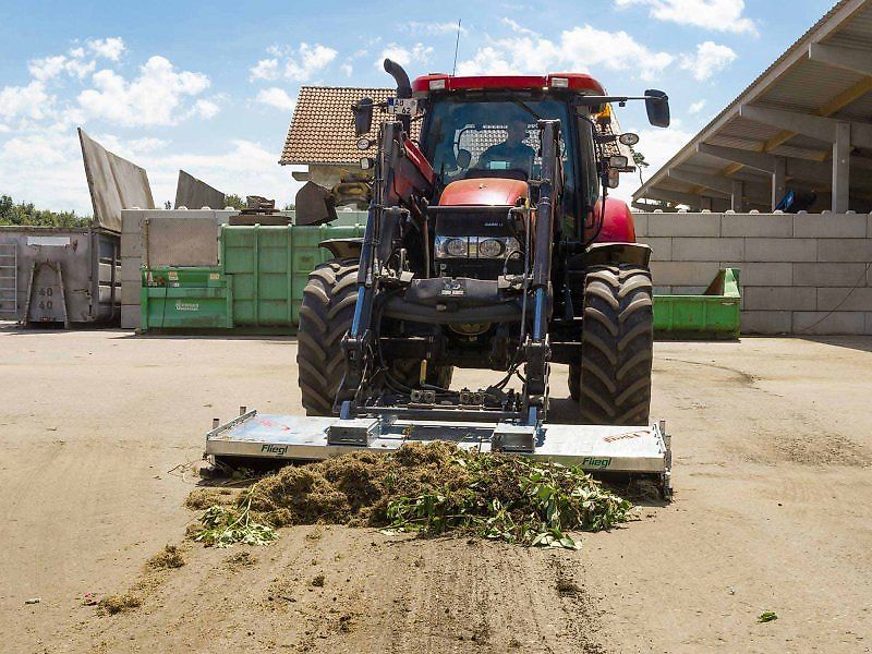 Fliegl Kehrbesen "Löwe"