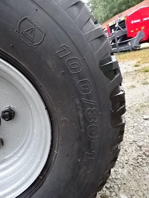 Metal-fach Z 577 Wickelgerät -Neue Version - Sonderpreis -- mit Seitenlader- mit Ballenaufsteller