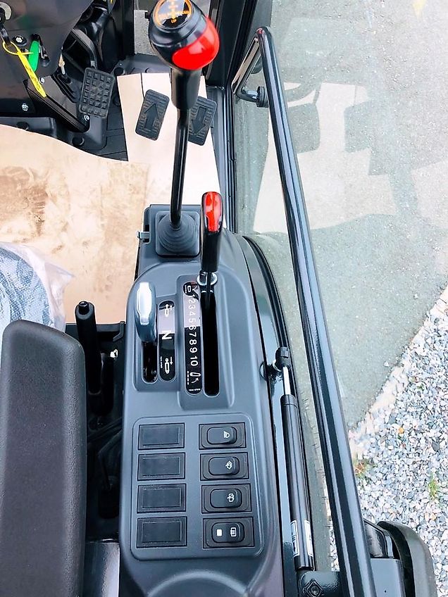 Kioti CX 2510 CH (auch mit Winterdienstpaket als Option lieferbar)