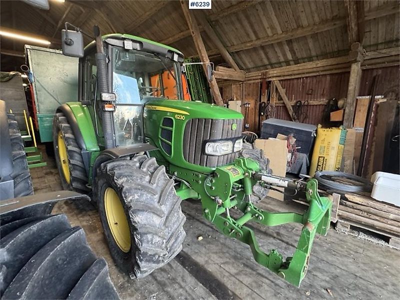 John Deere 6230