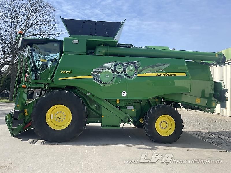 John Deere T670 i