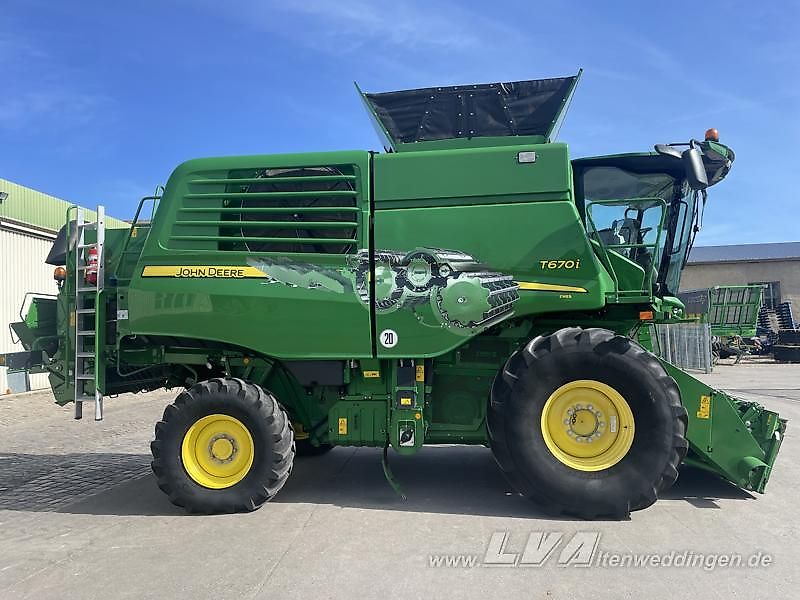 John Deere T670 i
