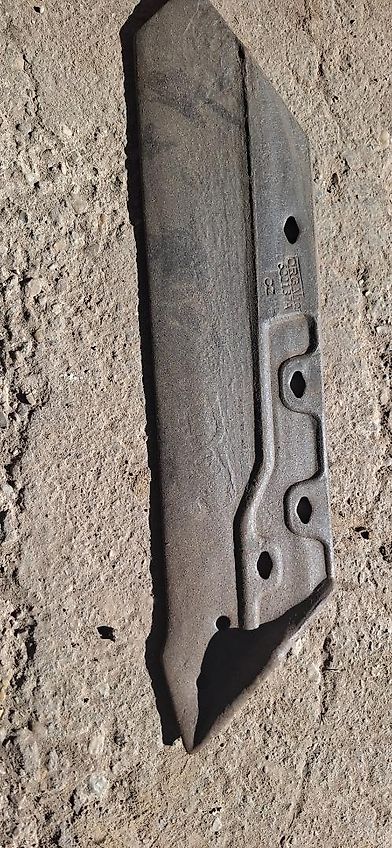 Kuhn Streichbleche, Anlagen, Vorschäler, Schrauben usw.