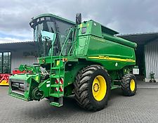 John Deere 9880i STS John Deere 9880i STS