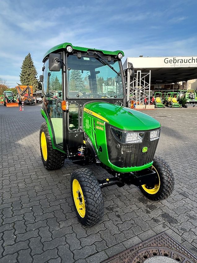 John Deere 2038R Kab