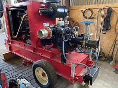 Cadman Power Equipment Canada John Deere Motor mit Cornell 4NHTB