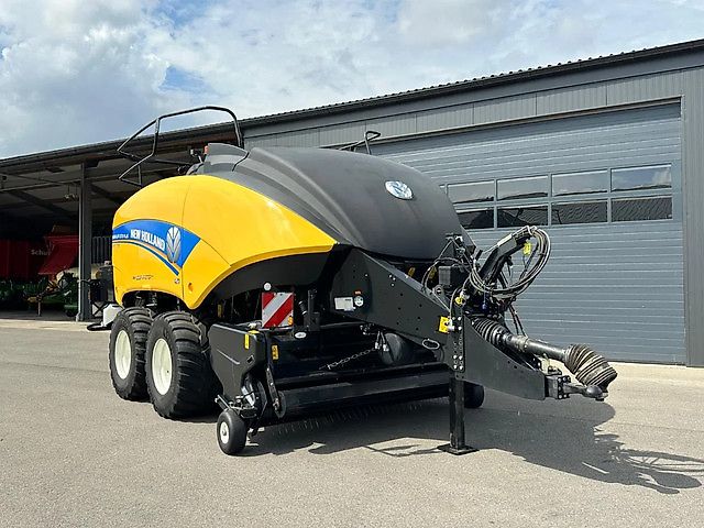 New Holland Bigbaler 1270 plus cropcutter