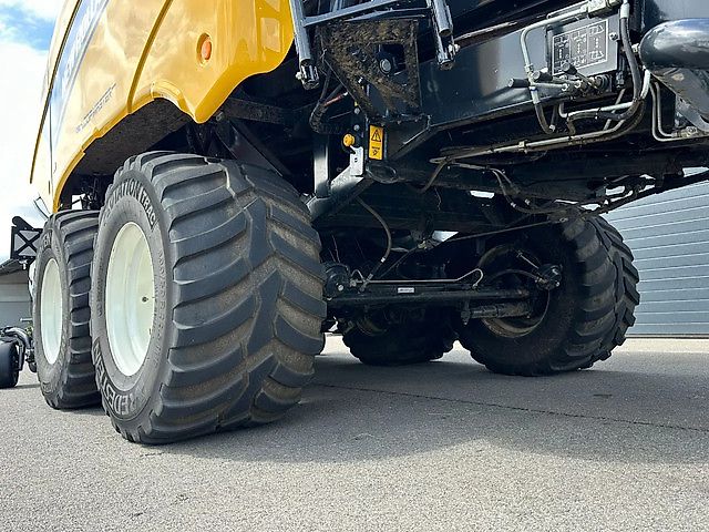 New Holland Bigbaler 1270 plus cropcutter