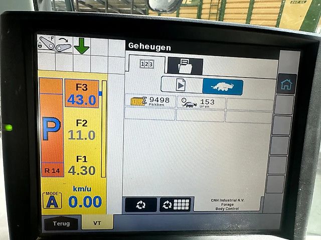 New Holland Bigbaler 1270 plus cropcutter