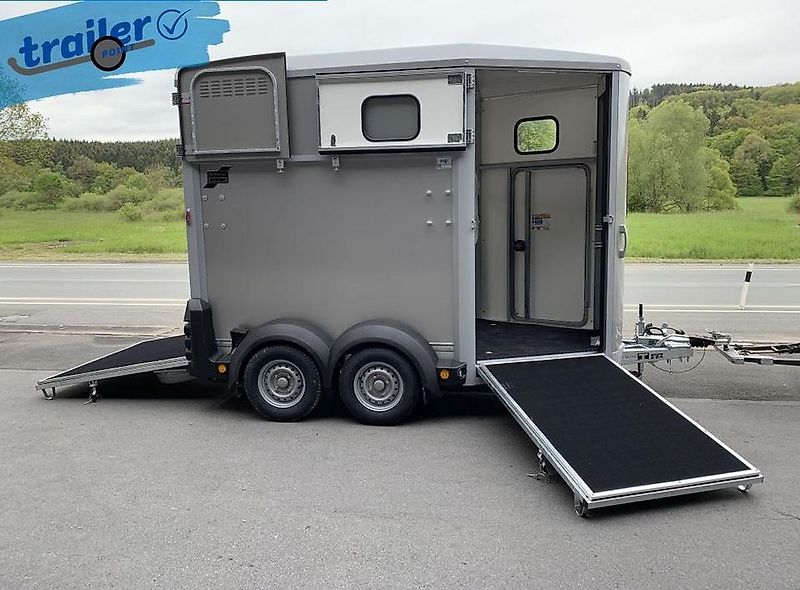 Ifor Williams Pferdeanhänger - HB506 mit Rampe Türen Kombi