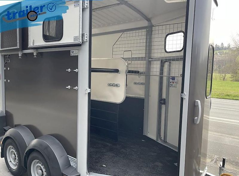 Ifor Williams Pferdeanhänger - HB506 mit Rampe- Türen Kombi