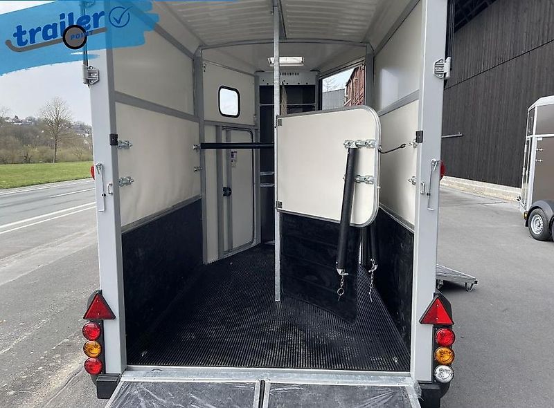 Ifor Williams Pferdeanhänger - HB506 mit Rampe- Türen Kombi