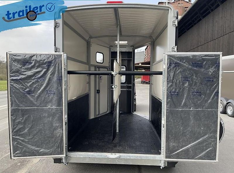 Ifor Williams Pferdeanhänger - HB506 mit Rampe- Türen Kombi