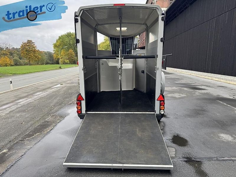 Ifor Williams Pferdeanhänger - HBX506 mit Sattelkammer