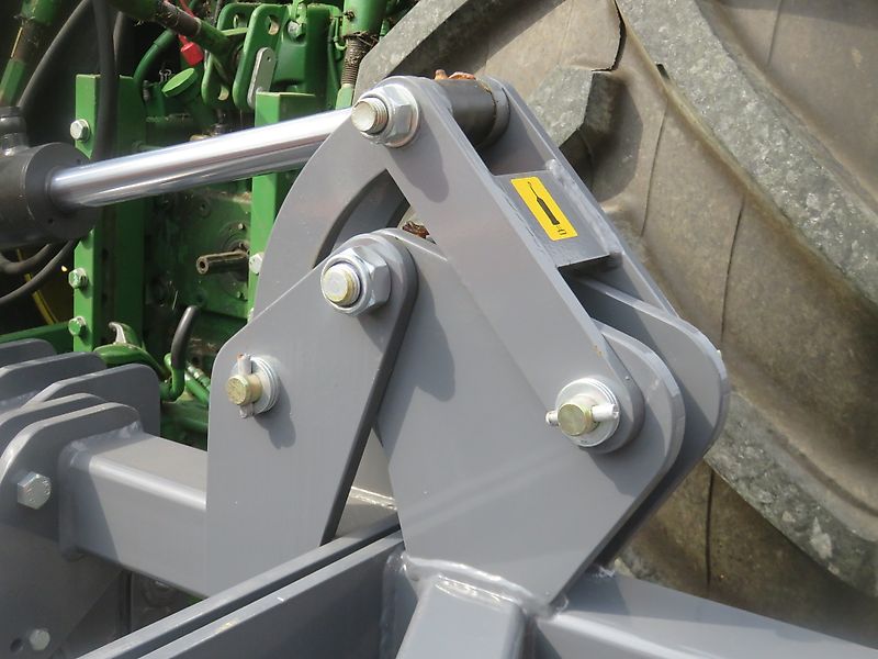 AgroXX TRIPLE-X 4.0-13 ZINKEN MULCHGRUBBER PREMIUM MIT DACHRINGWALZE--