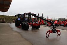 Farmi Rückewagen 17 to-9m Kran- Black Bruin