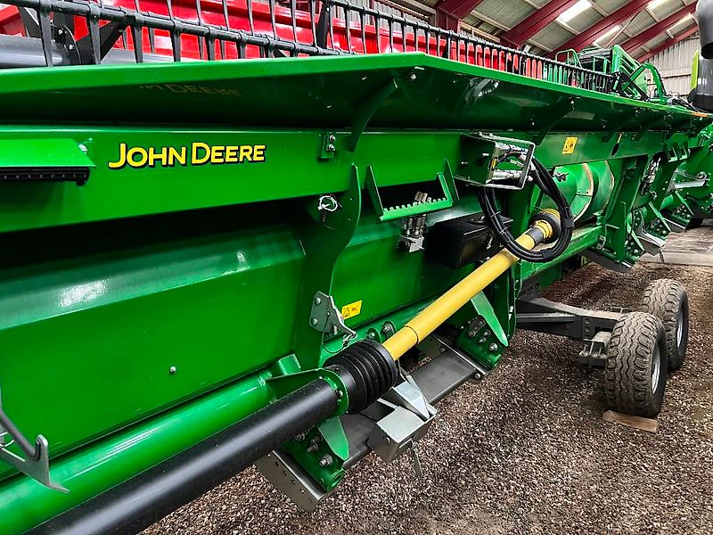 John Deere T 670 i