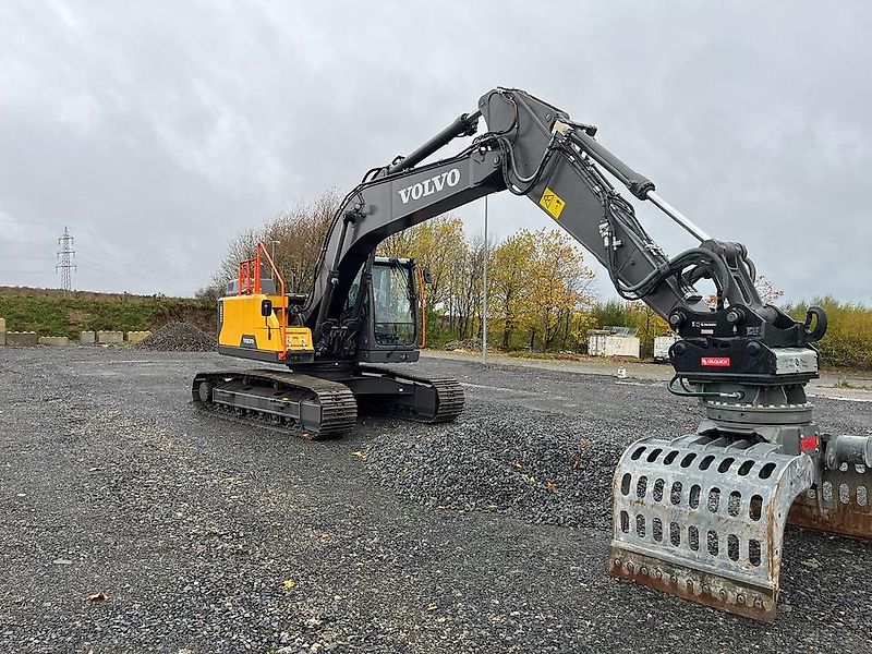 Volvo Kettenbagger EC 220 EL Baujahr 2023 mit Oil Quick 70/55