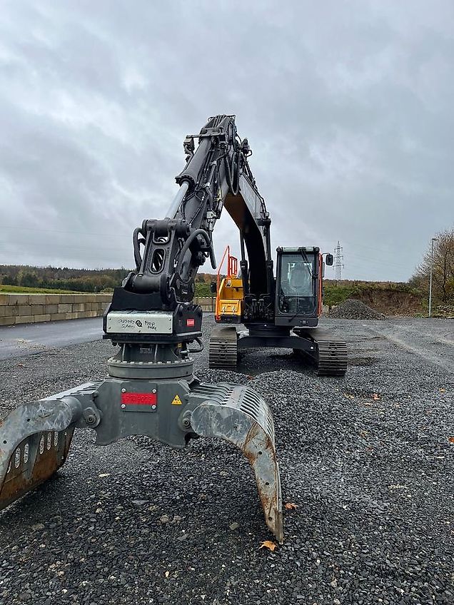 Volvo Kettenbagger EC 220 EL Baujahr 2023 mit Oil Quick 70/55