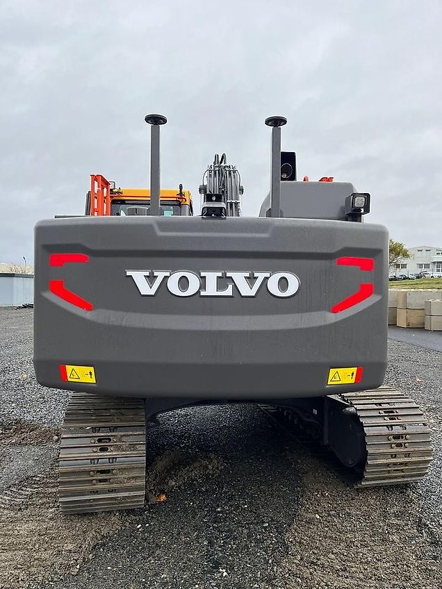 Volvo Kettenbagger EC 220 EL Baujahr 2023 mit Oil Quick 70/55