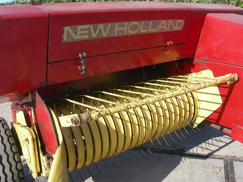 New Holland NH HAYLINER 276