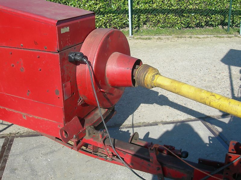 New Holland NH HAYLINER 276