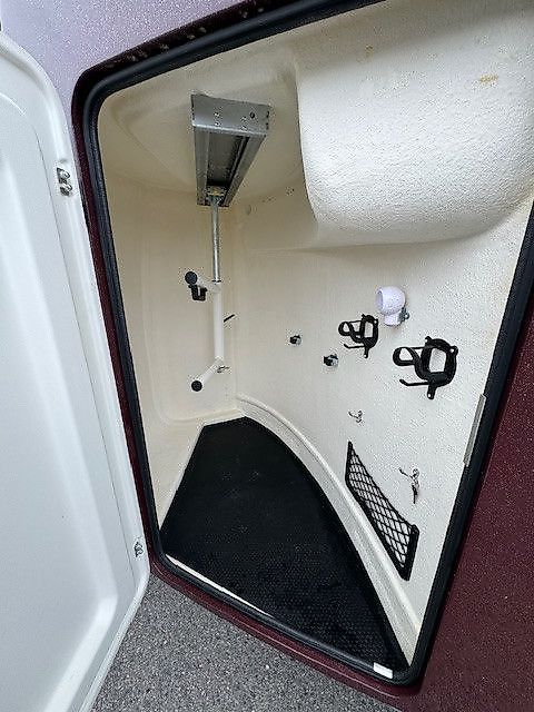 Humbaur Pegasus 2 Pferdeanhänger 2,4t SK Alu Sonderfarbe