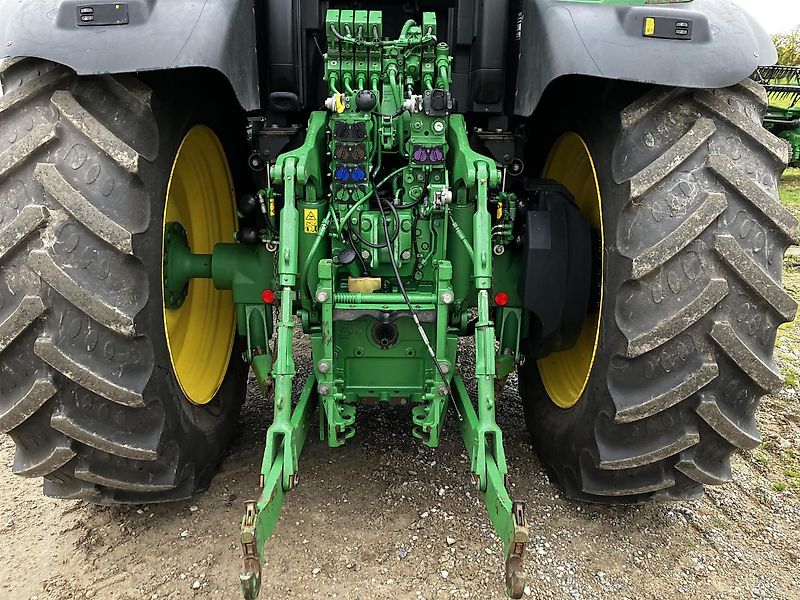 John Deere 6230R