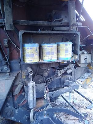 New Holland PRESSE BR 750A POUR PIECES