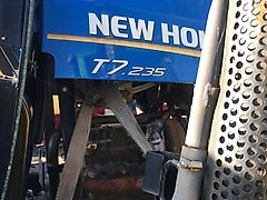 New Holland T7.235