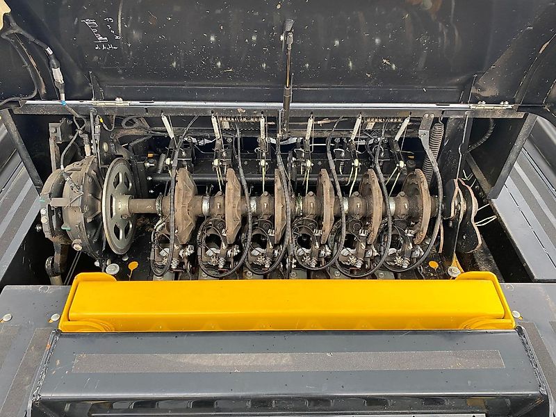 New Holland BB 1290 High Density CropCutter