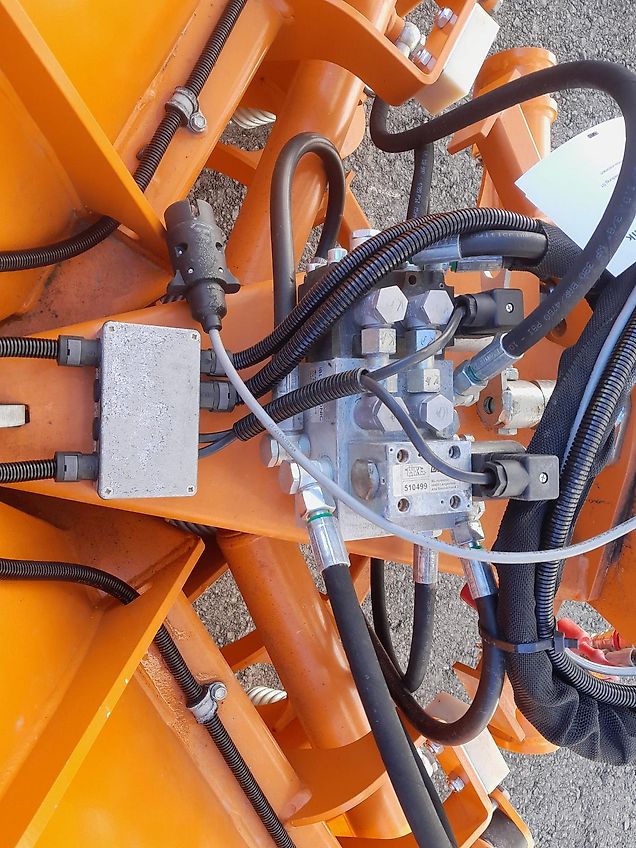 Hauer Varioschneepflug VS - L 3000