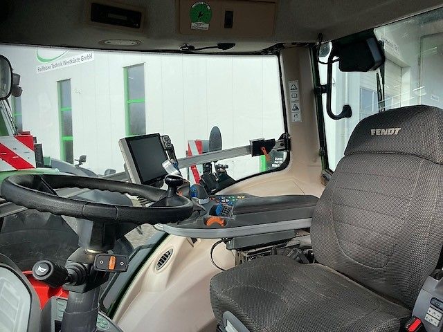 Fendt 828 Vario S4 ProfiPlus