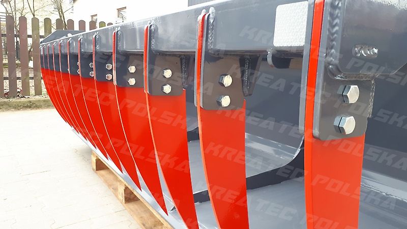 KREATEC Schaufel mit Niederhalter/ Krokoschaufel/ Reißschaufel 2,4 m mit Hardox Zähne