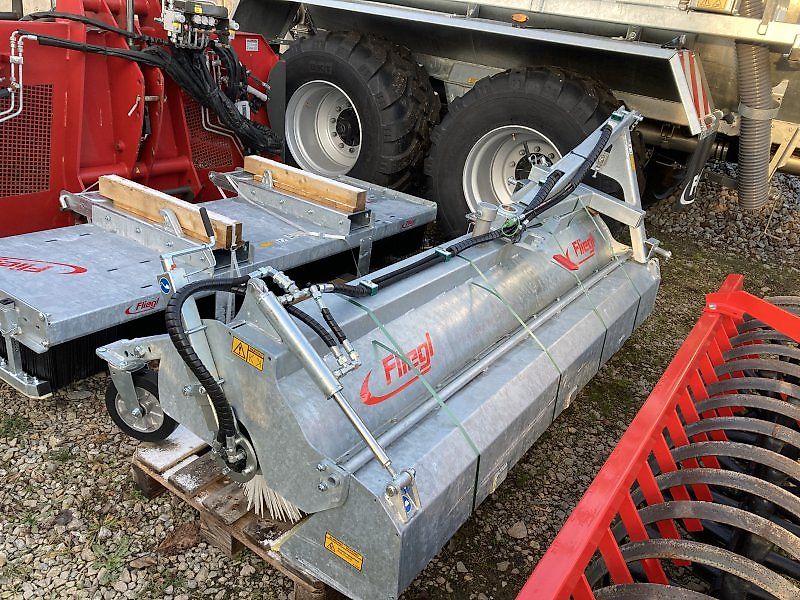 Fliegl Kehrmaschine Eco 2300