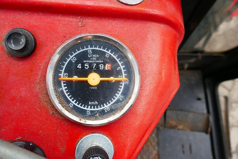 Lindner Traktoren 420S Allrad mit Niedrigkabine und Industriefrontlader