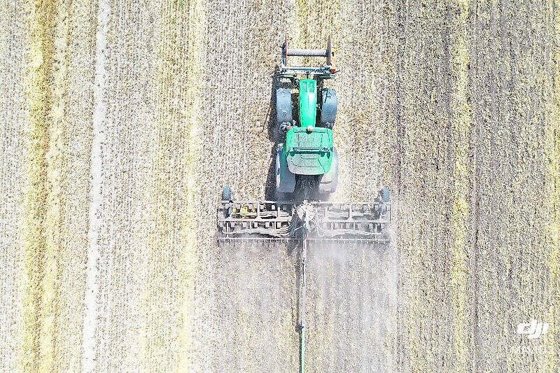 Verschlauchungstechnik Güllegrubber 7,5 m Verschlauchung oder Fassanbau Gülleverschlauchung