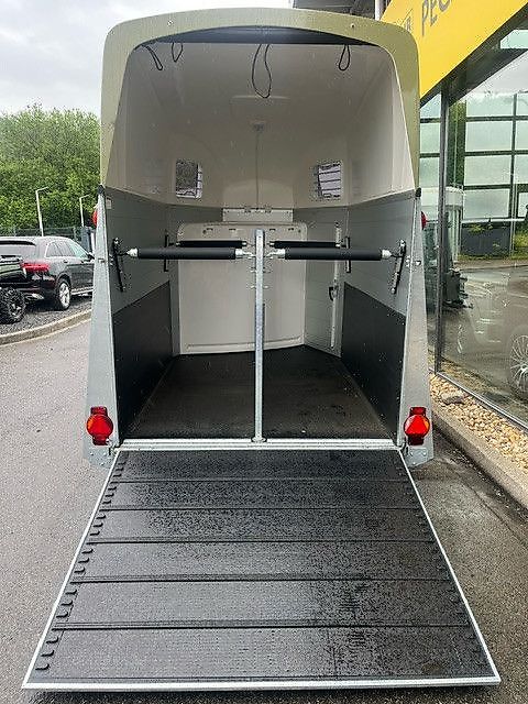 Humbaur Xanthos Aero Pferdeanhänger 2,4t. ALU SK DS NEU