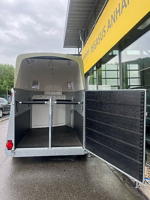 Humbaur Xanthos Aero Pferdeanhänger 2,4t. ALU SK DS NEU