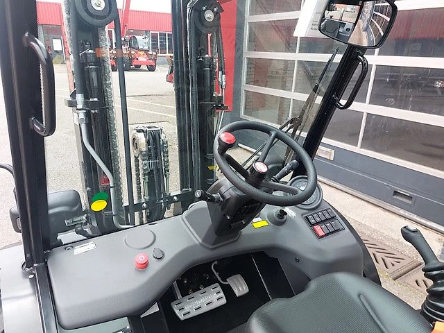 Manitou MC25-4